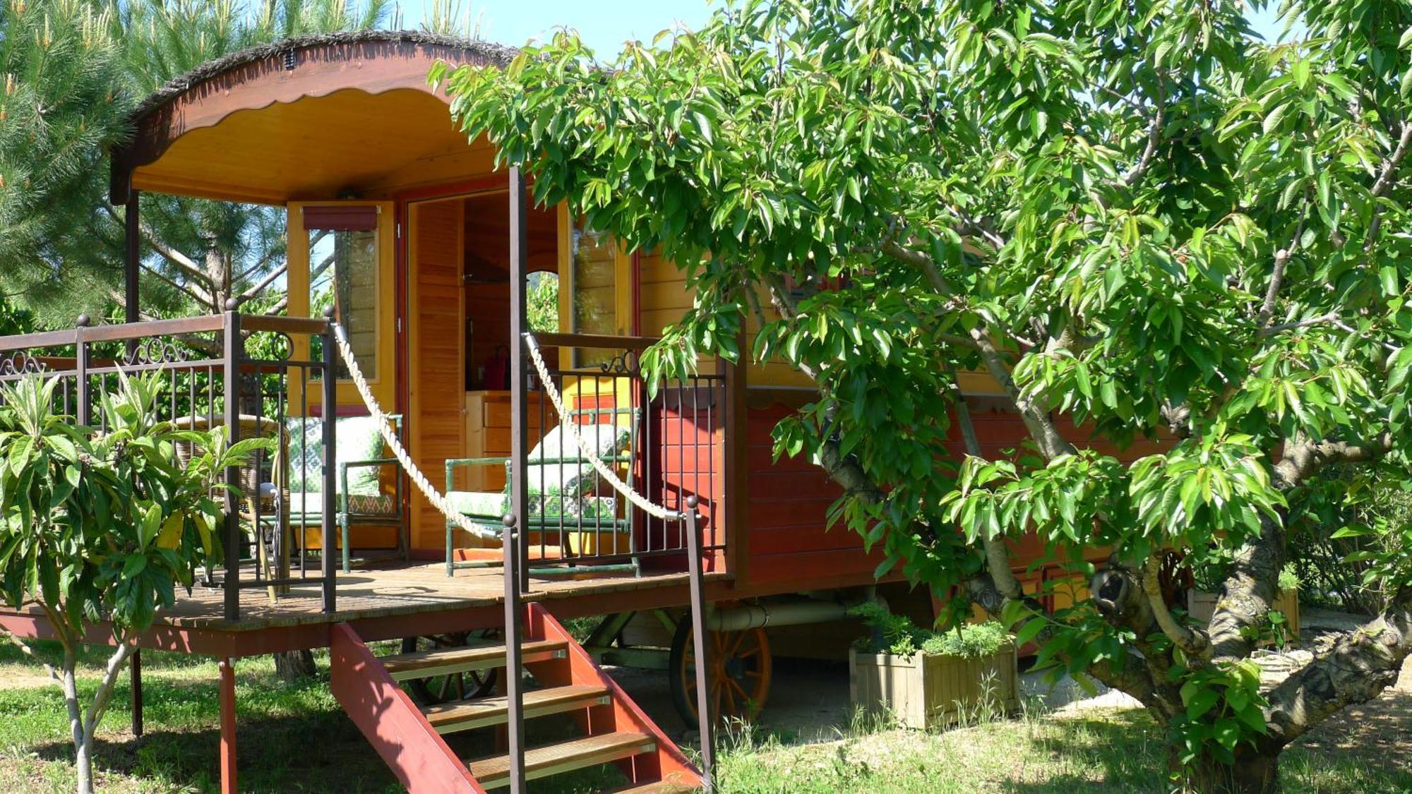 Les Piegonnaises - 2 Roulottes Villa Exterior photo
